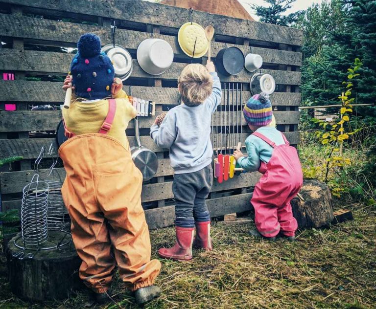 3 Inspirational Outdoor Music Wall Ideas (And How To Make Your Own